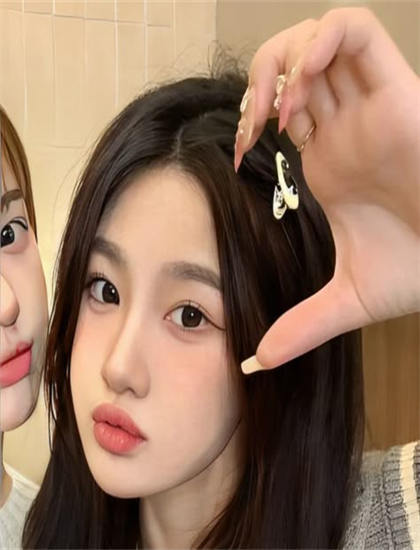 寄生灵美学价值分析：艺术美感与审美特征探讨，未删减版